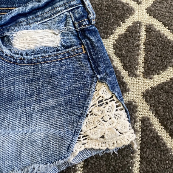 Hollister Shorts - Picture 2 of 4